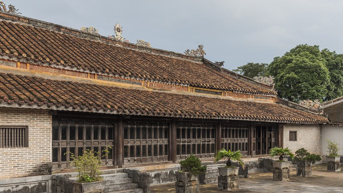Dãy điện thờ trong khu Khiêm Cung, lăng Tự Đức