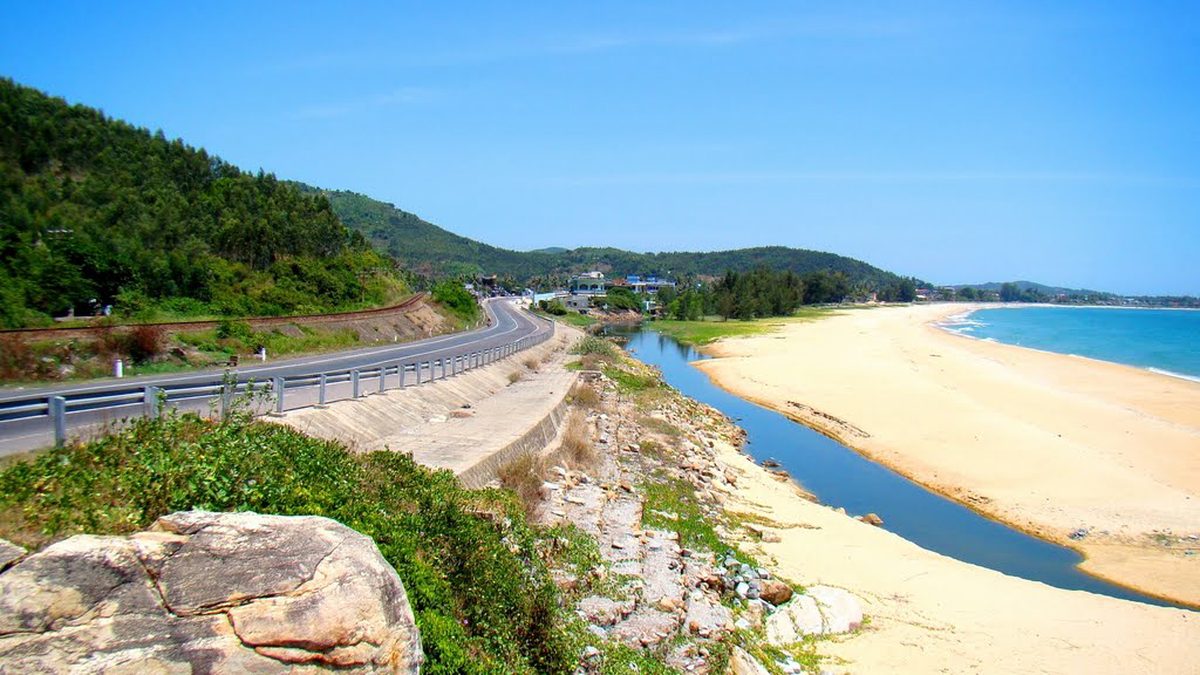 Biển Sa Huỳnh — bãi biển mang tên một nền văn hóa cổ