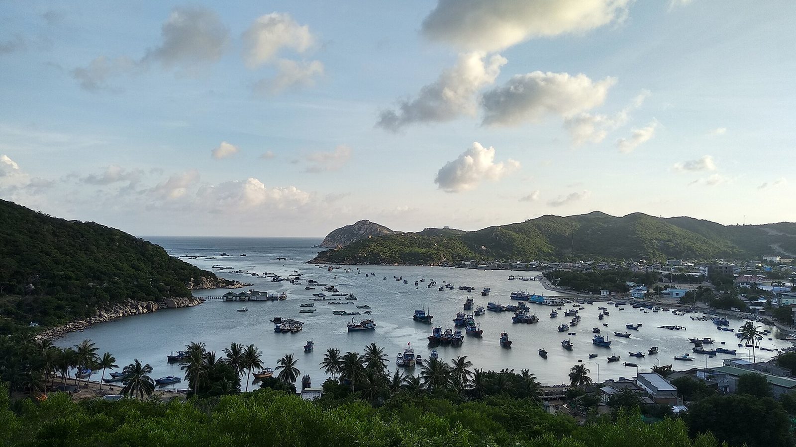 Vịnh Vĩnh Hy và cung đường ven biển Ninh Thuận