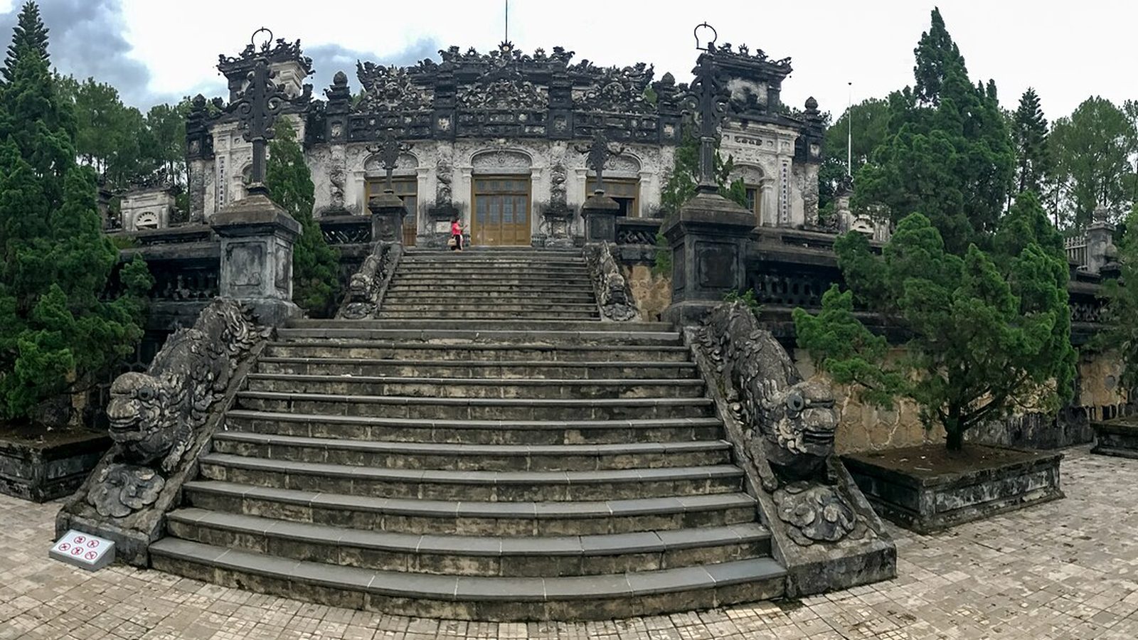 Huế 2 ngày 1 đêm — Đại Nội, lăng tẩm và ẩm thực cung đình