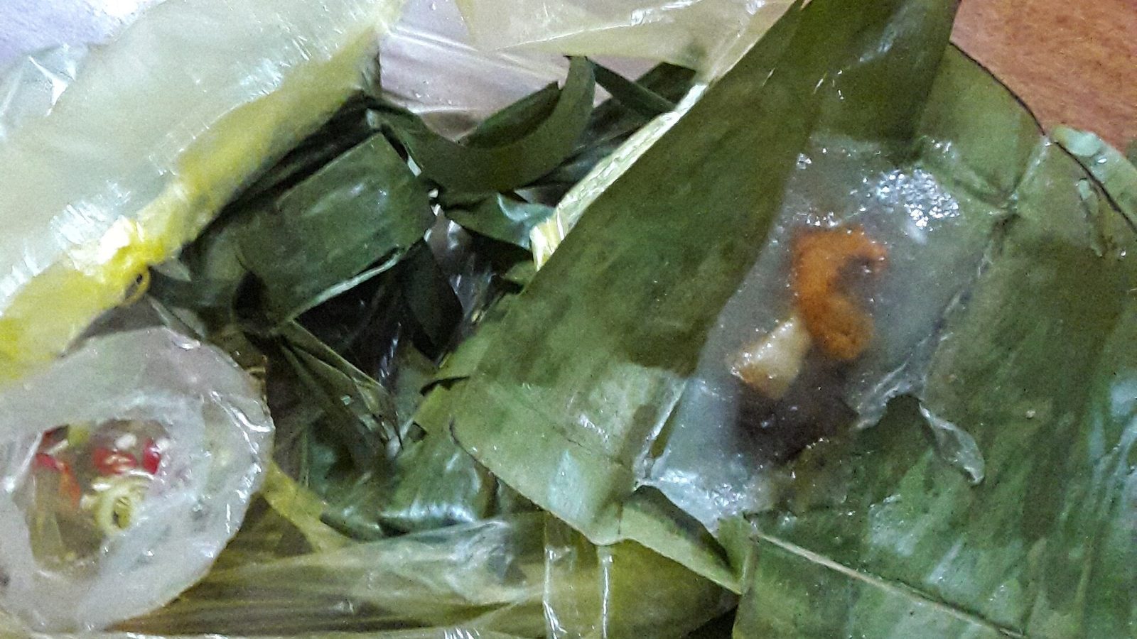 Bánh bột lọc — bánh trong suốt nhìn thấy con tôm bên trong