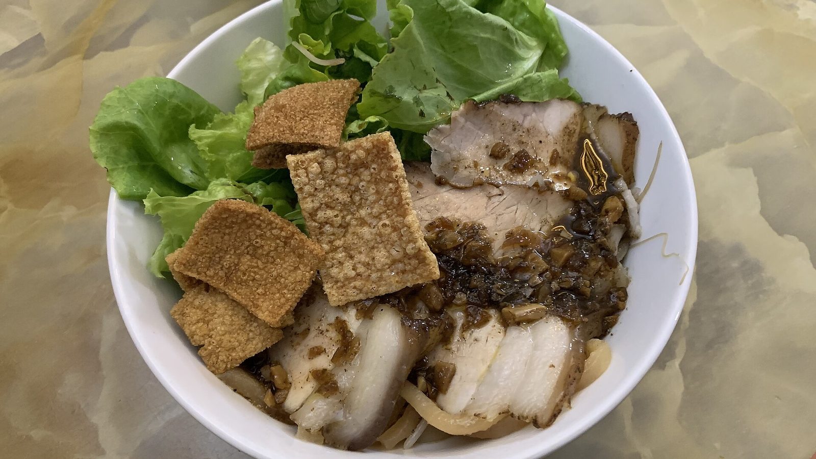 Cao lầu Hội An — món ăn không nấu được ở nơi khác