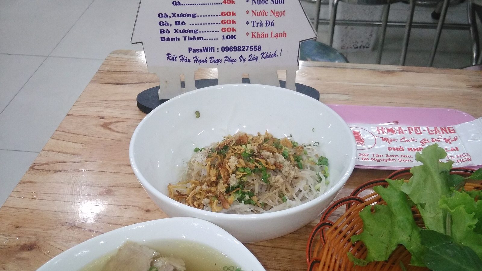 Phở khô Gia Lai — món phở dọn ra hai tô